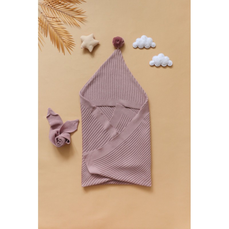 Вязаный плед-конверт с уголком 