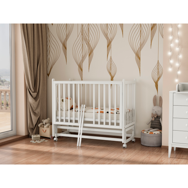 Кроватка детская Lunna Lika с маятником и колесами + быстросъемная стенка цвет: белый