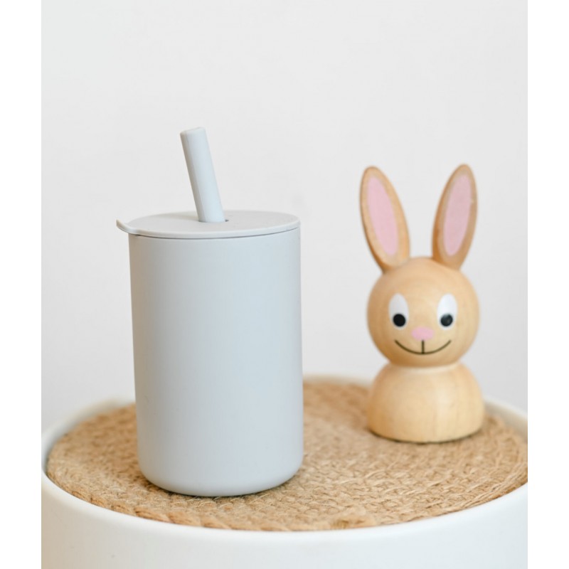 Поильник силиконовый с трубочкой цвет: light grey / светло-серый SB3308 Поильник силиконовый с трубочкой цвет: light grey / светло-серый SB3308