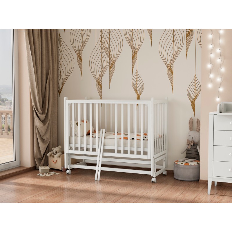 Кроватка детская Lunna Lika с маятником и колесами + быстросъемная стенка цвет: белый Кроватка детская Lunna Lika с маятником и колесами + быстросъемная стенка цвет: белый