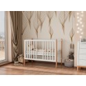 Кроватка детская Lunna Lika с маятником и колесами + быстросъемная стенка цвет: белый/ стойки бук